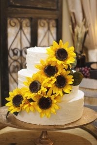 Sunflower Cake | Simply Cakes by Camberly (photo by amanda.matilda.photography)