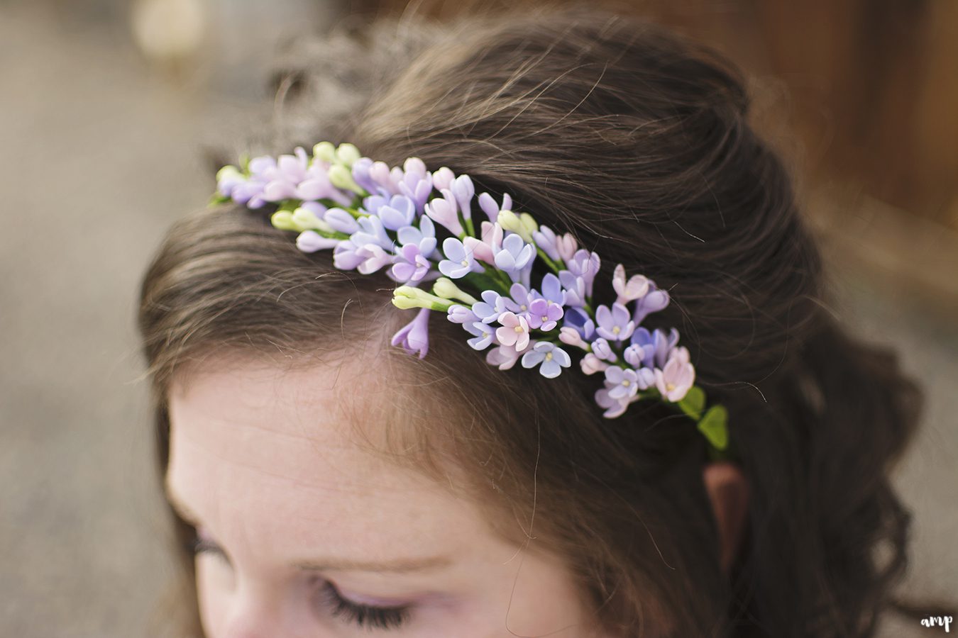 Brides headpiece with lilacs