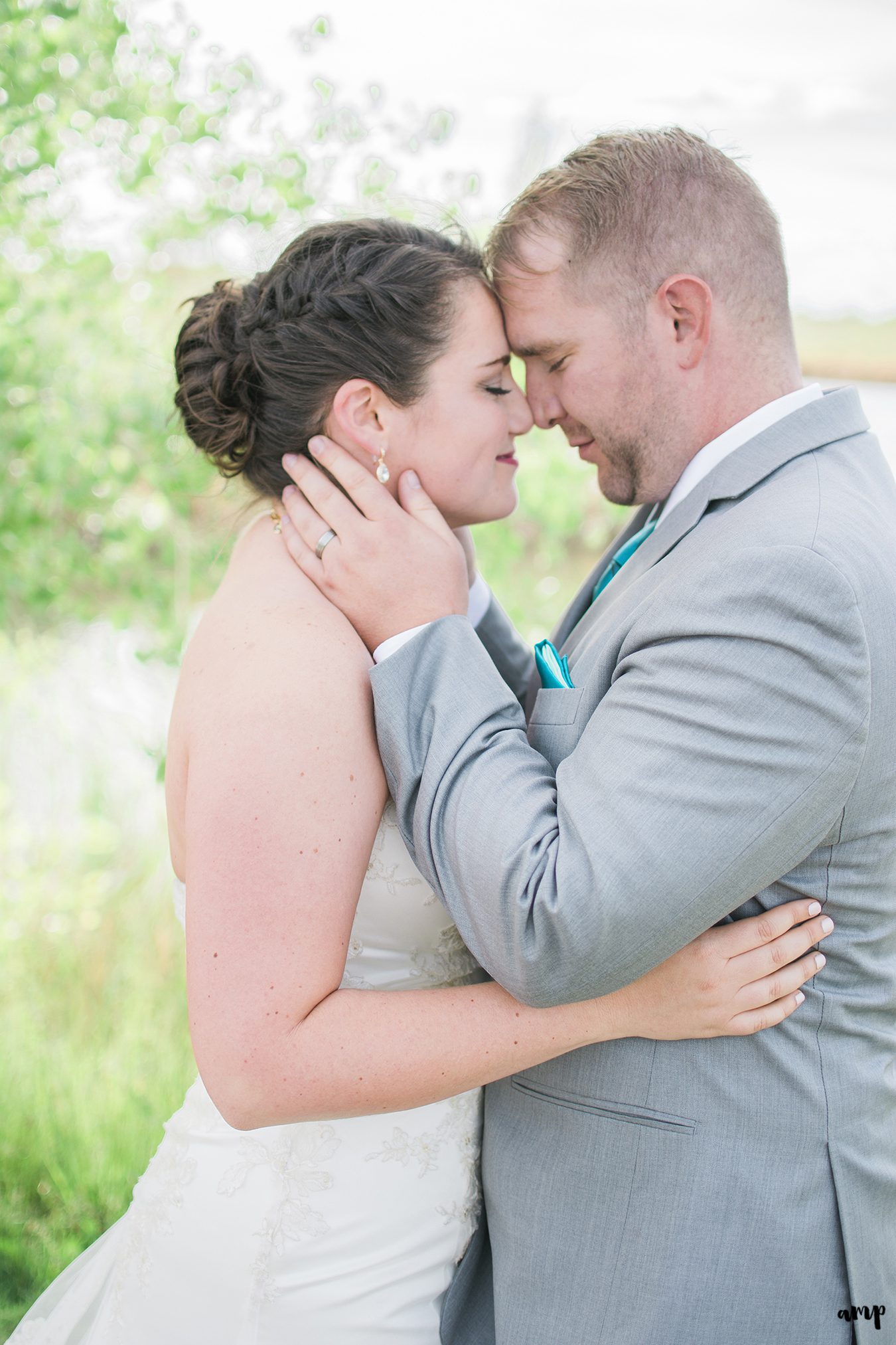 Bride and groom at The Bridges at Montrose