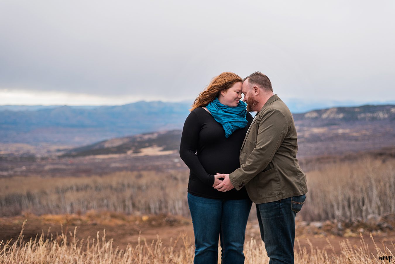 Grand Mesa Maternity Photos | amanda.matilda.photography