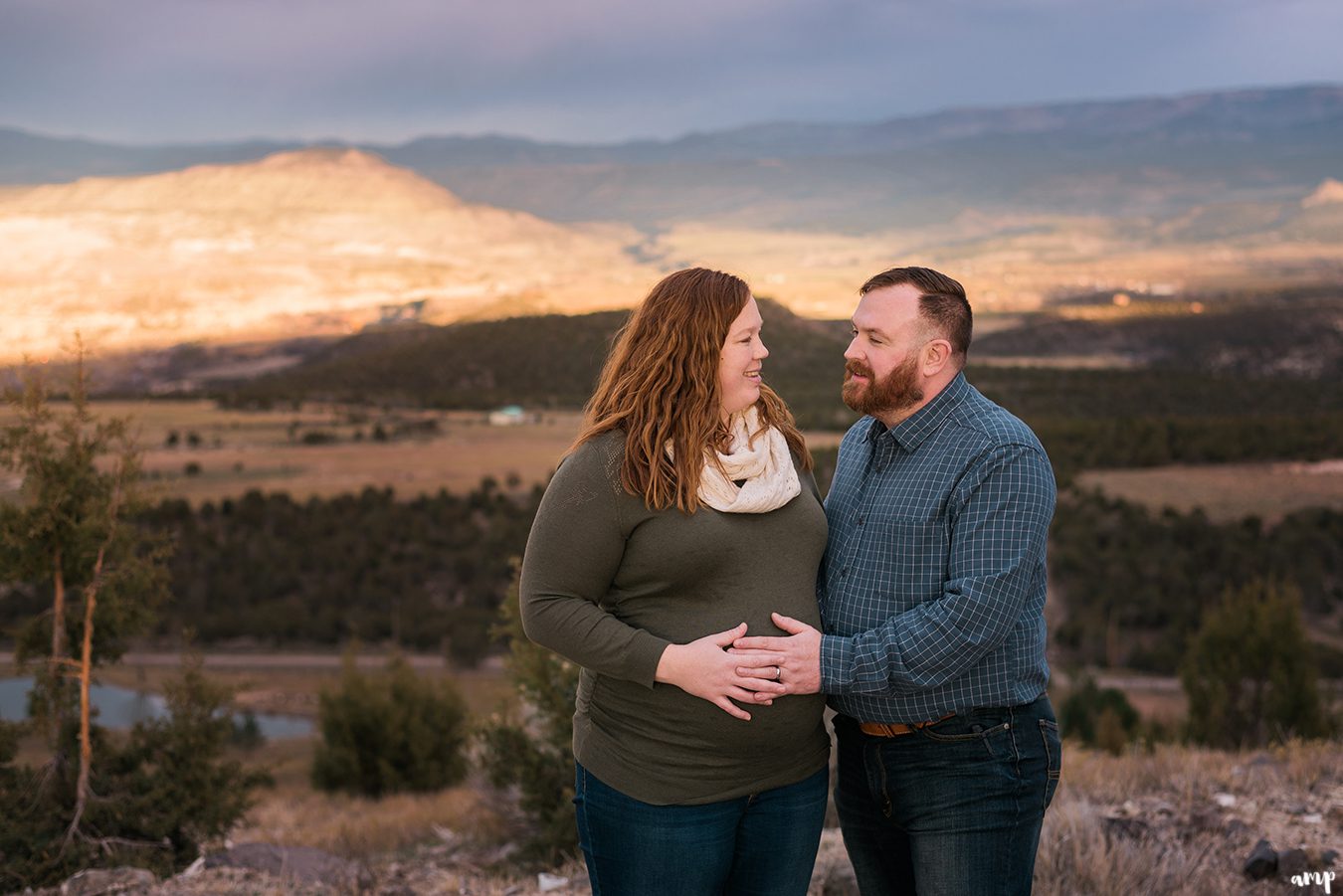 Grand Mesa Maternity Photos | amanda.matilda.photography