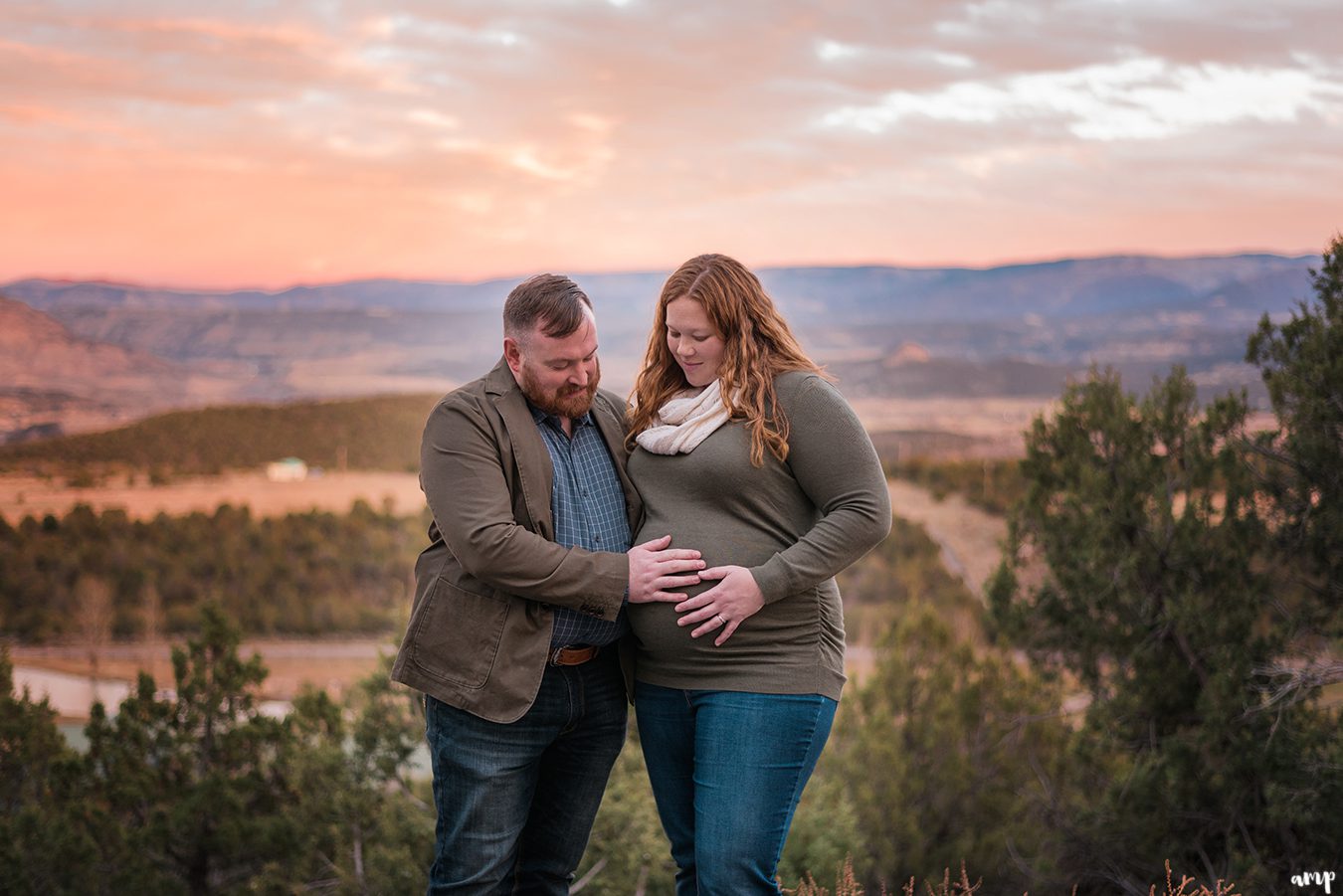 Grand Mesa Maternity Photos | amanda.matilda.photography