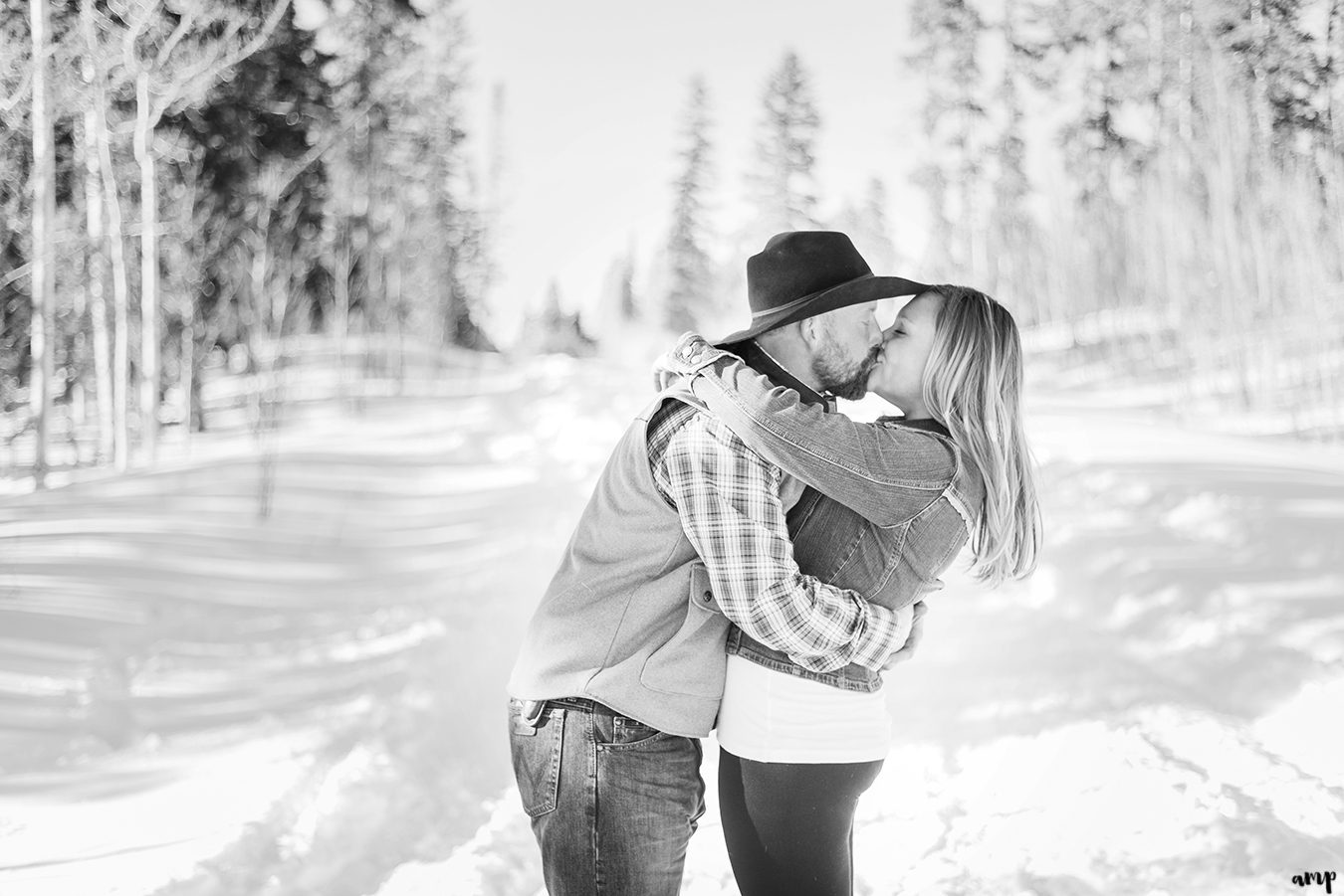 Emily & Victor | Snowy Engagement on the Grand Mesa | amanda.matilda.photography