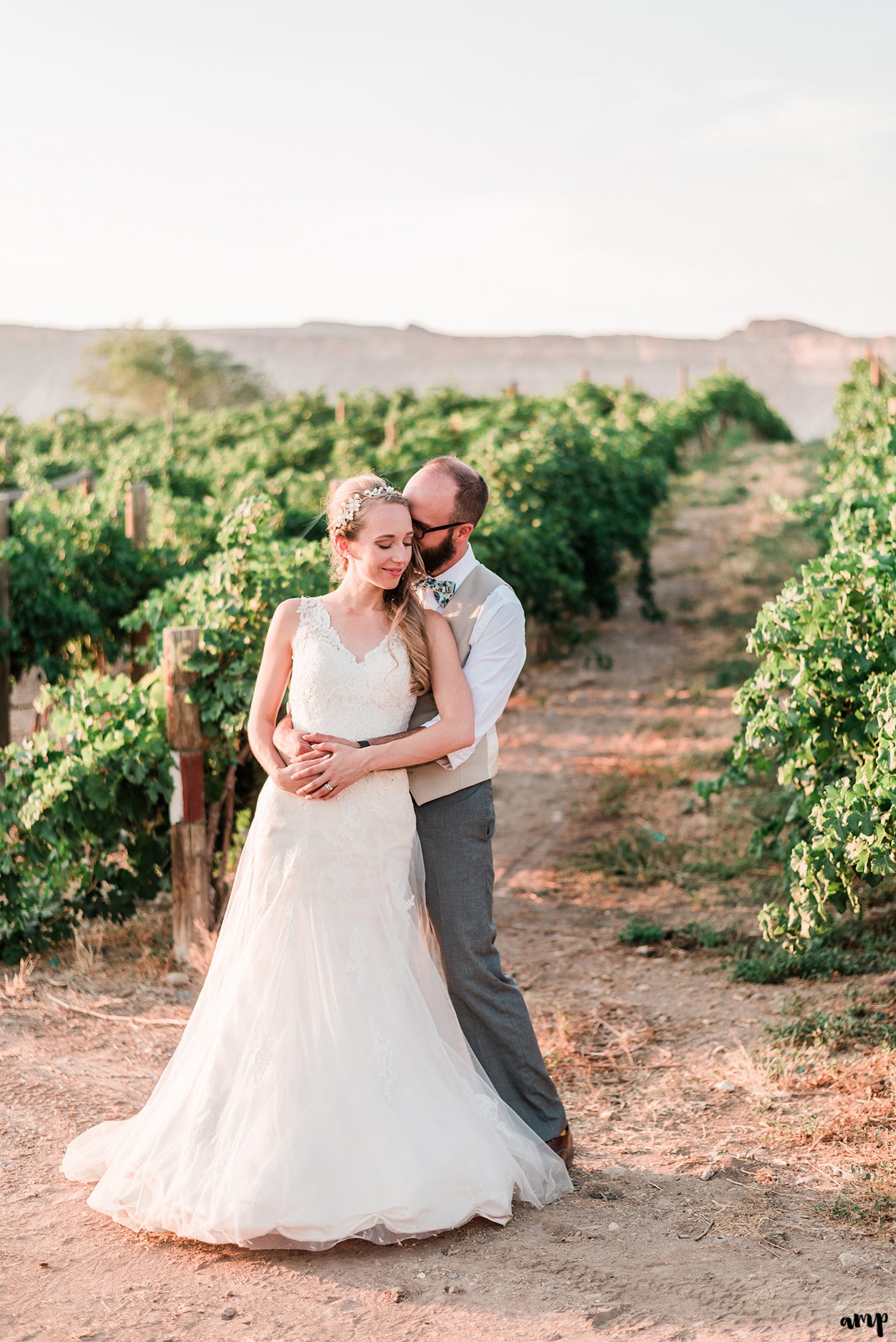 April & Bruce's Palisade Wedding in a Vineyard | amanda.matilda.photography