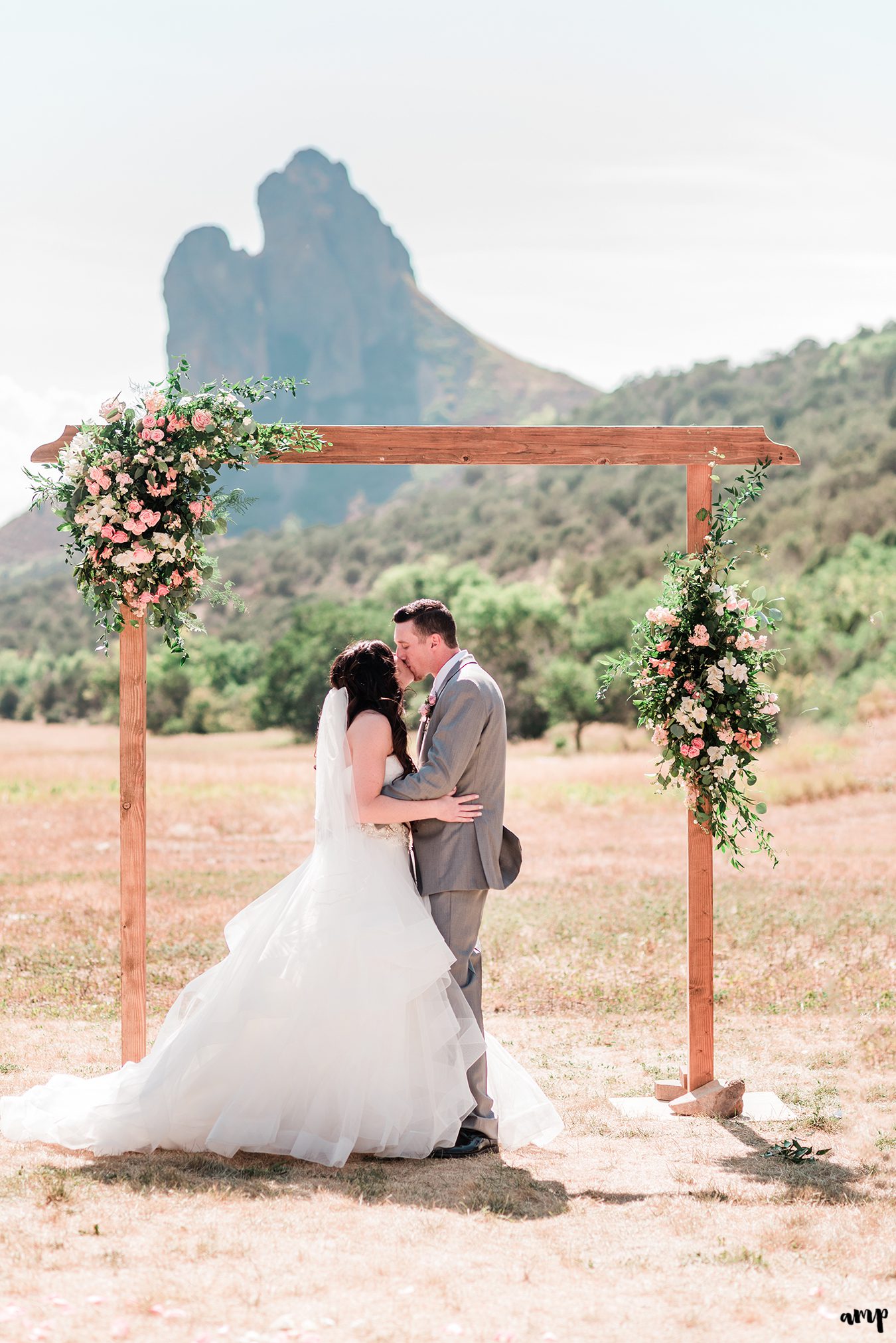 Curt & Madison's wedding at The Lodge at Needle Rock | amanda.matilda.photography