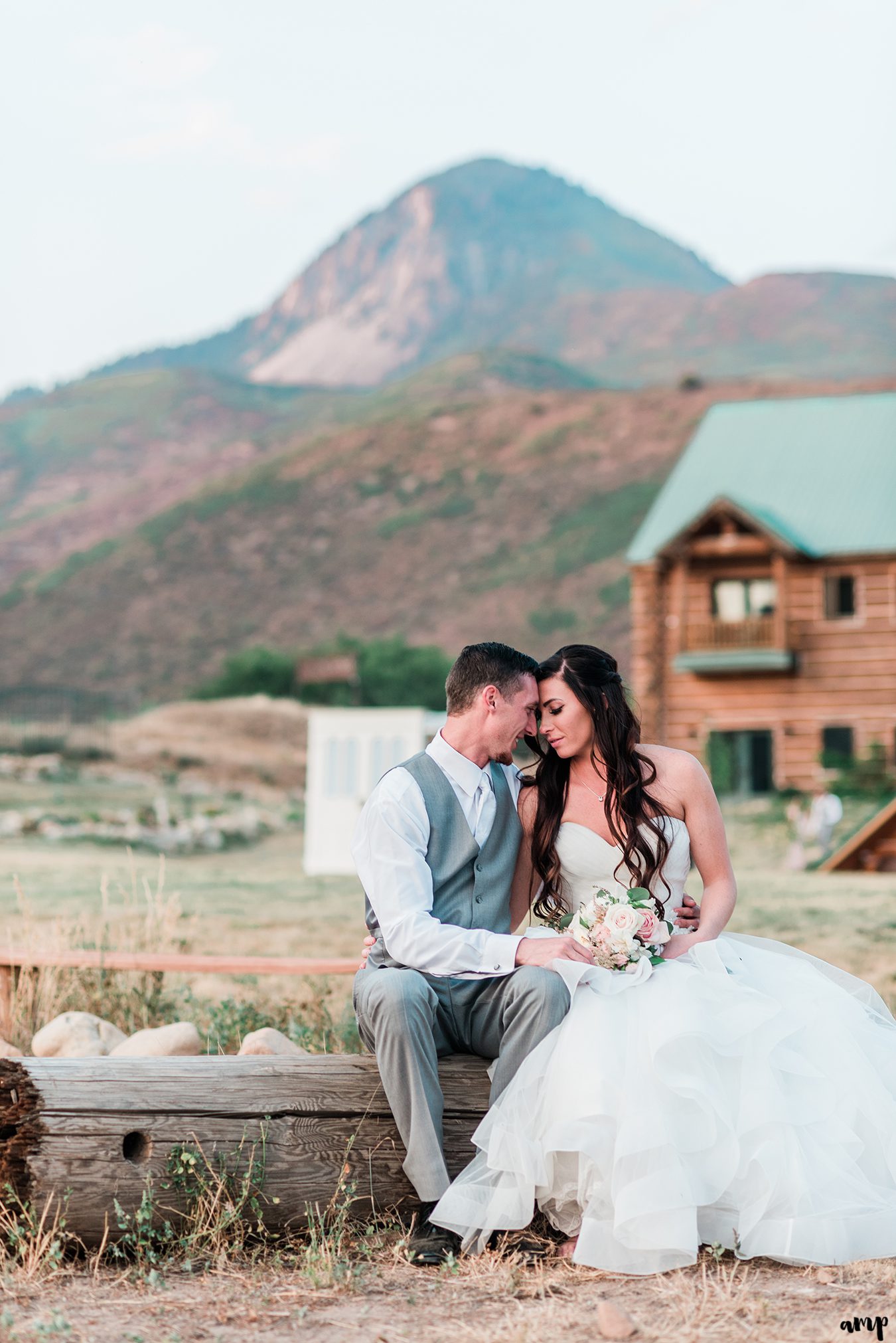 Curt & Madison's wedding at The Lodge at Needle Rock | amanda.matilda.photography