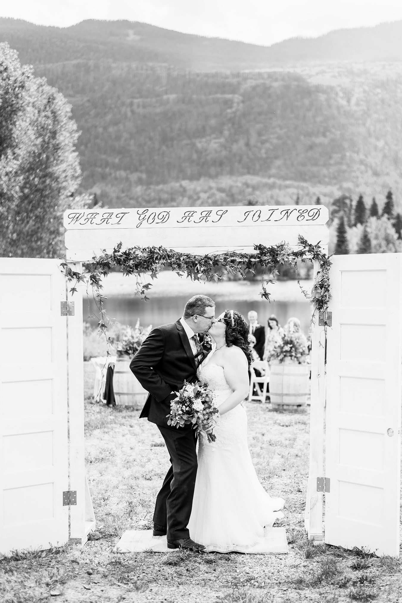 Ouray Wedding at a Private Lake | amanda.matilda.photography