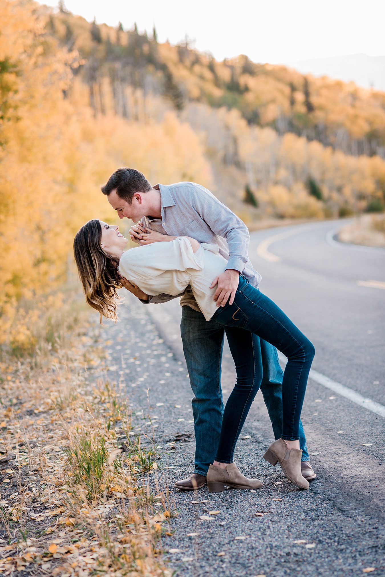 Molly and Connor's Color Sunday engagement session on the Mesa | amanda.matilda.photography