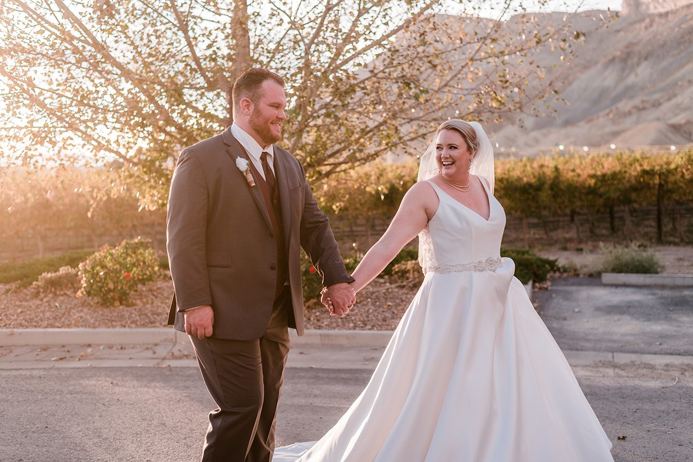 Ben & Dessa's autumn wedding at Colorado Wine Country Inn | amanda.matilda.photography