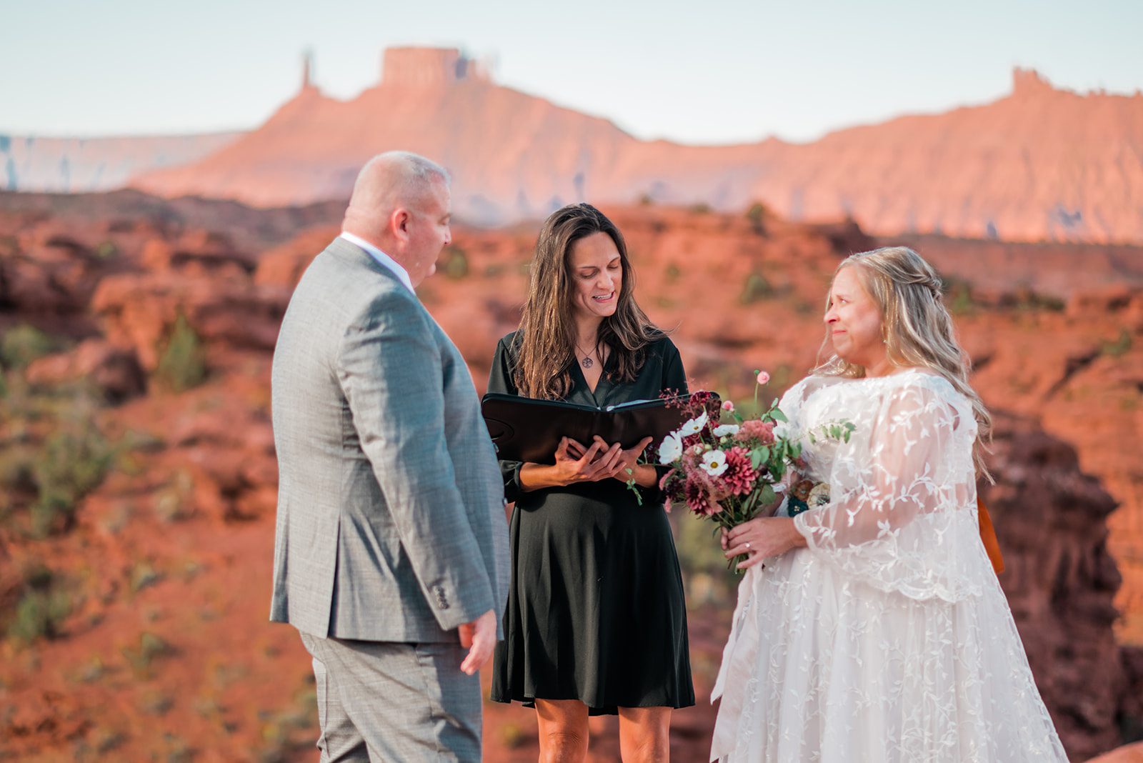 Leslie & James | Picnic Elopement in Moab