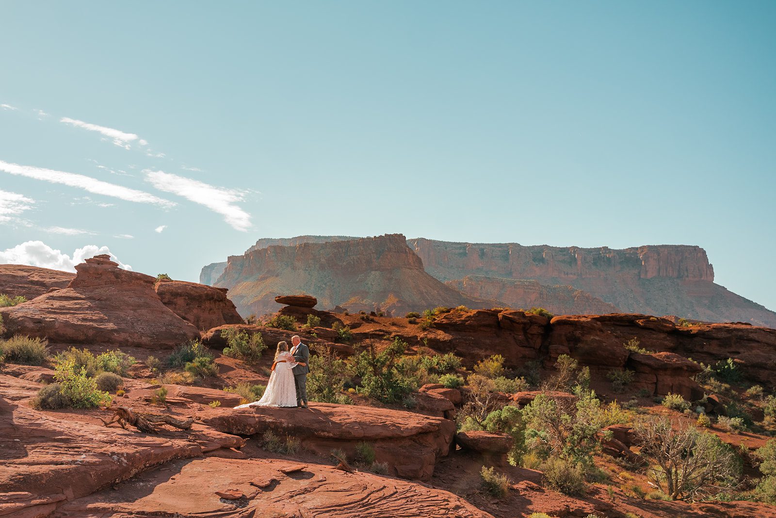 Leslie & James | Picnic Elopement in Moab